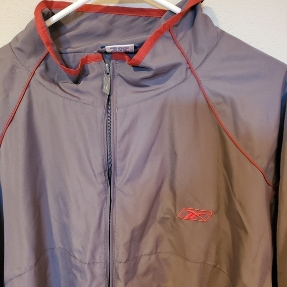 Reebok XXL Windbreaker Gray and Red - Picture 2 of 11